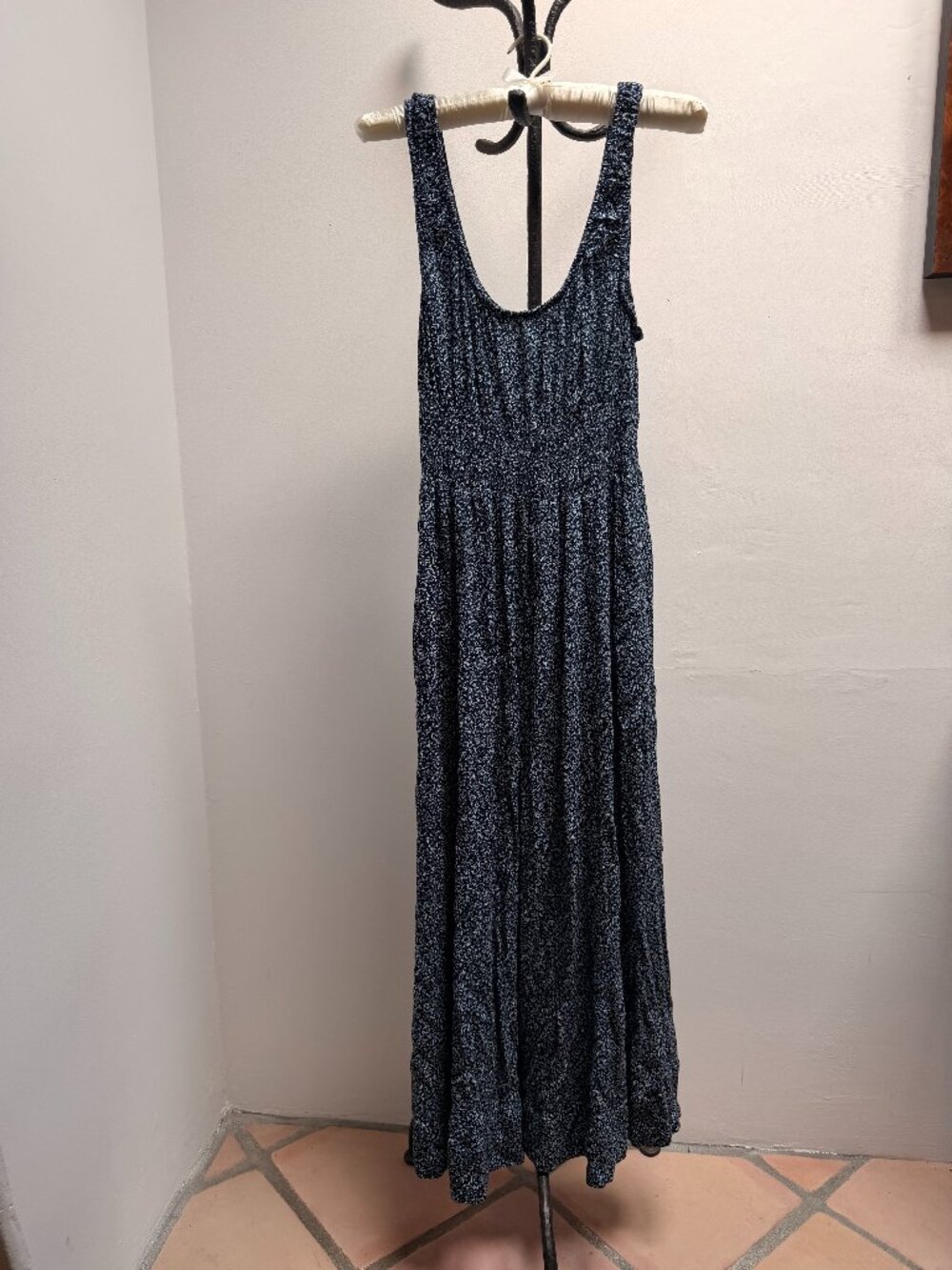Faherty Navy Blue Printed Smocked Maxi Dress Size M